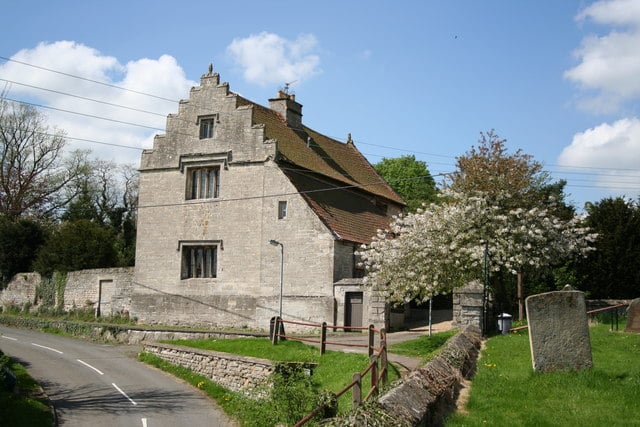 Ellys Manor House
