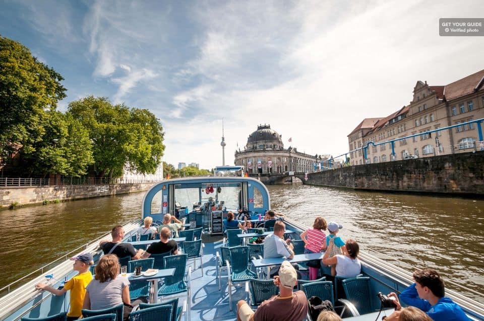City Tour By Boat