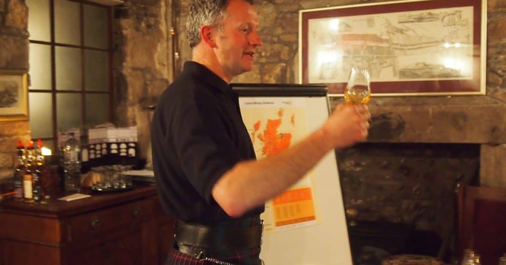 Edinburgh: History Of Whisky Tour And Whisky Tasting