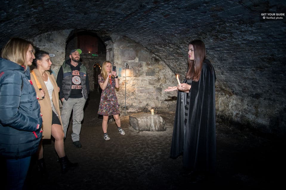 Ghostly Underground Vaults Evening Tour With Whisky