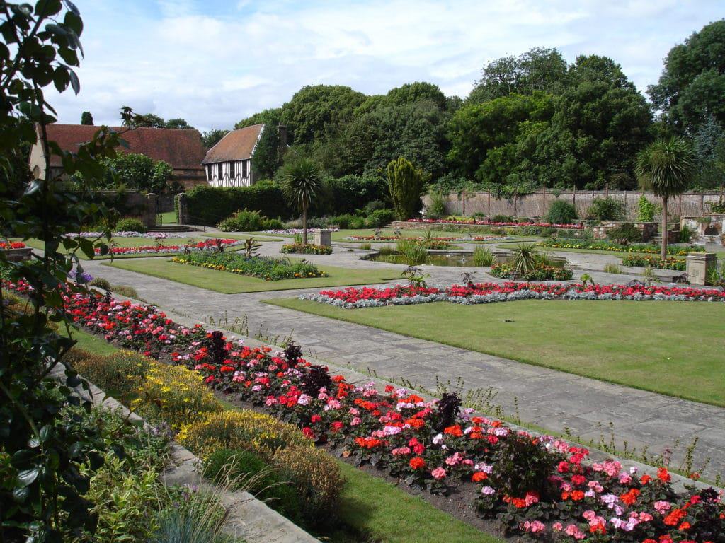  Priory Park