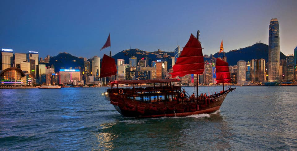 Evening Cruise Tour In Chinese Junk Boat With Wine