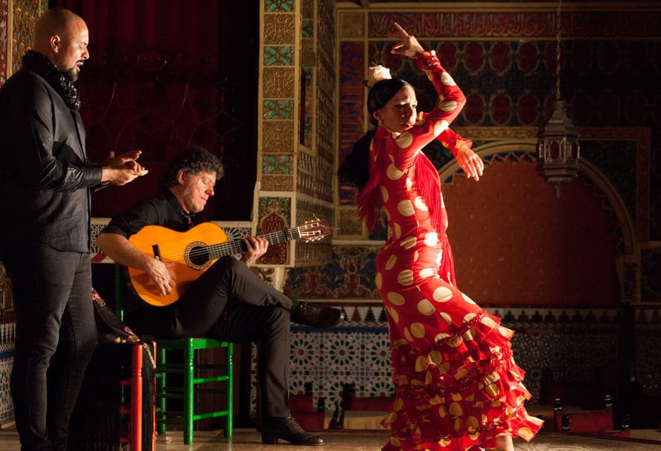 Live Flamenco Show And Food And Drinks