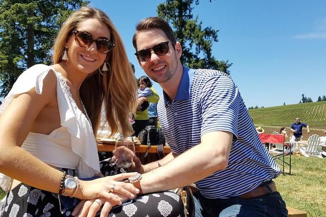 Oregon Wine Tour & Gourmet Picnic