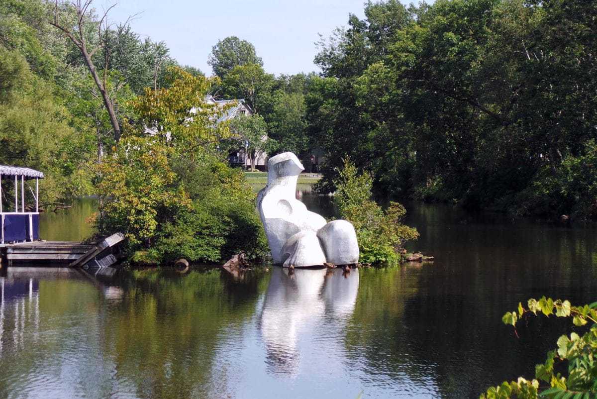 ‘The White Lady’ Île-des-Moulins