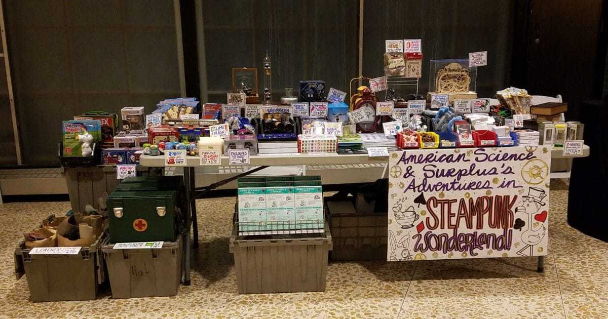 American Science & Surplus, Milwaukee