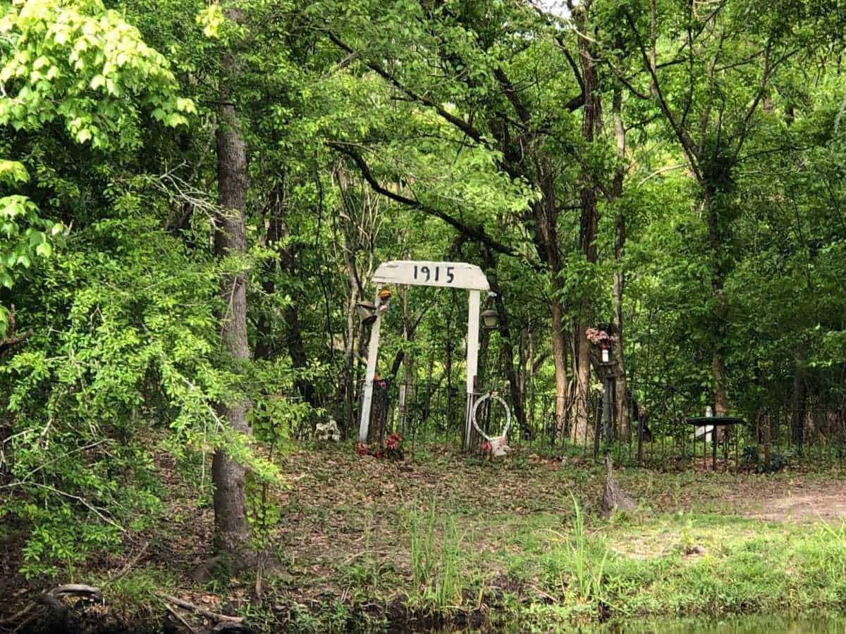 Frenier Cemetery, Laplace