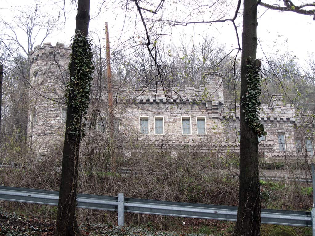 Berkeley Springs Castle, Berkeley Springs