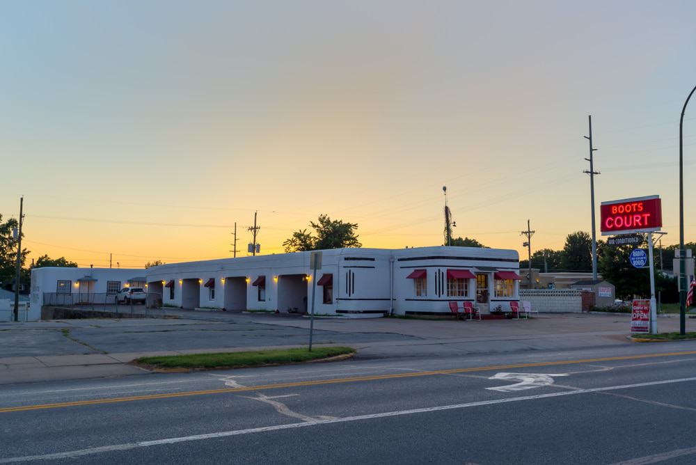 Boots Court Motel Carthage