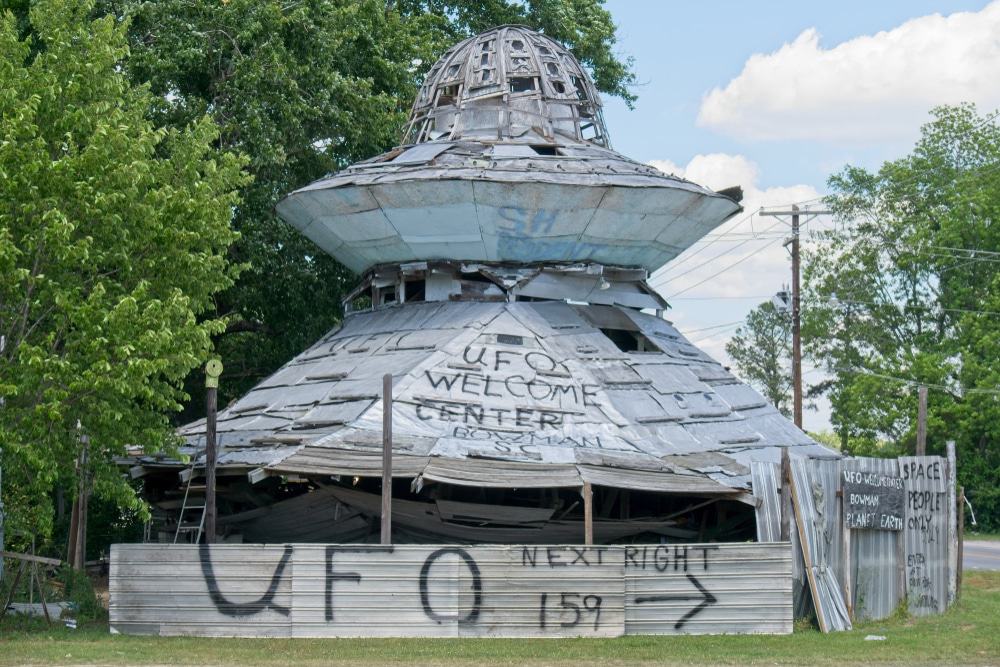 UFO Welcome Center, Bowman