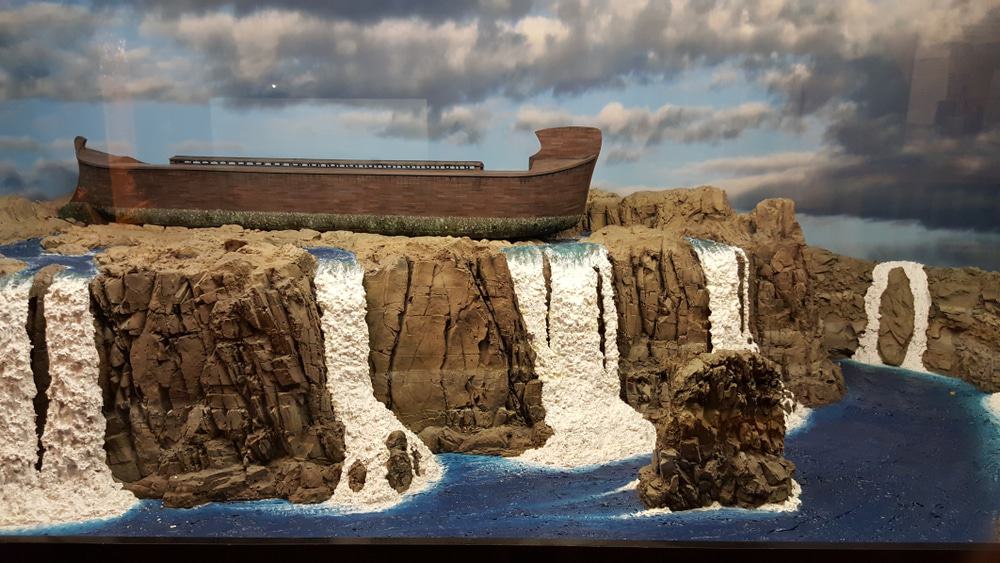 The Creation Museum, Petersburg