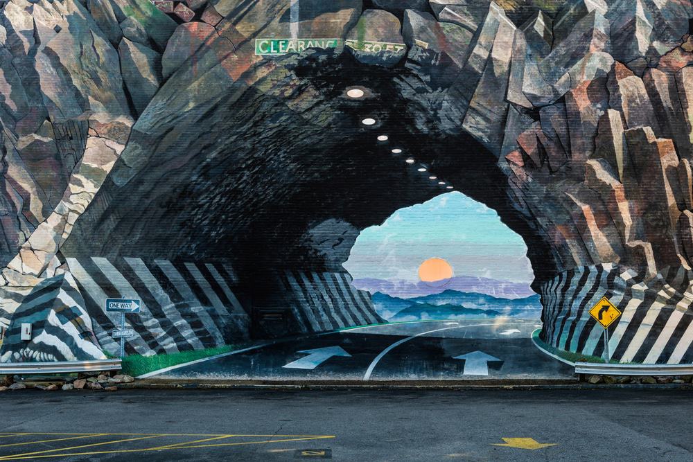 Tunnelvision, Columbia