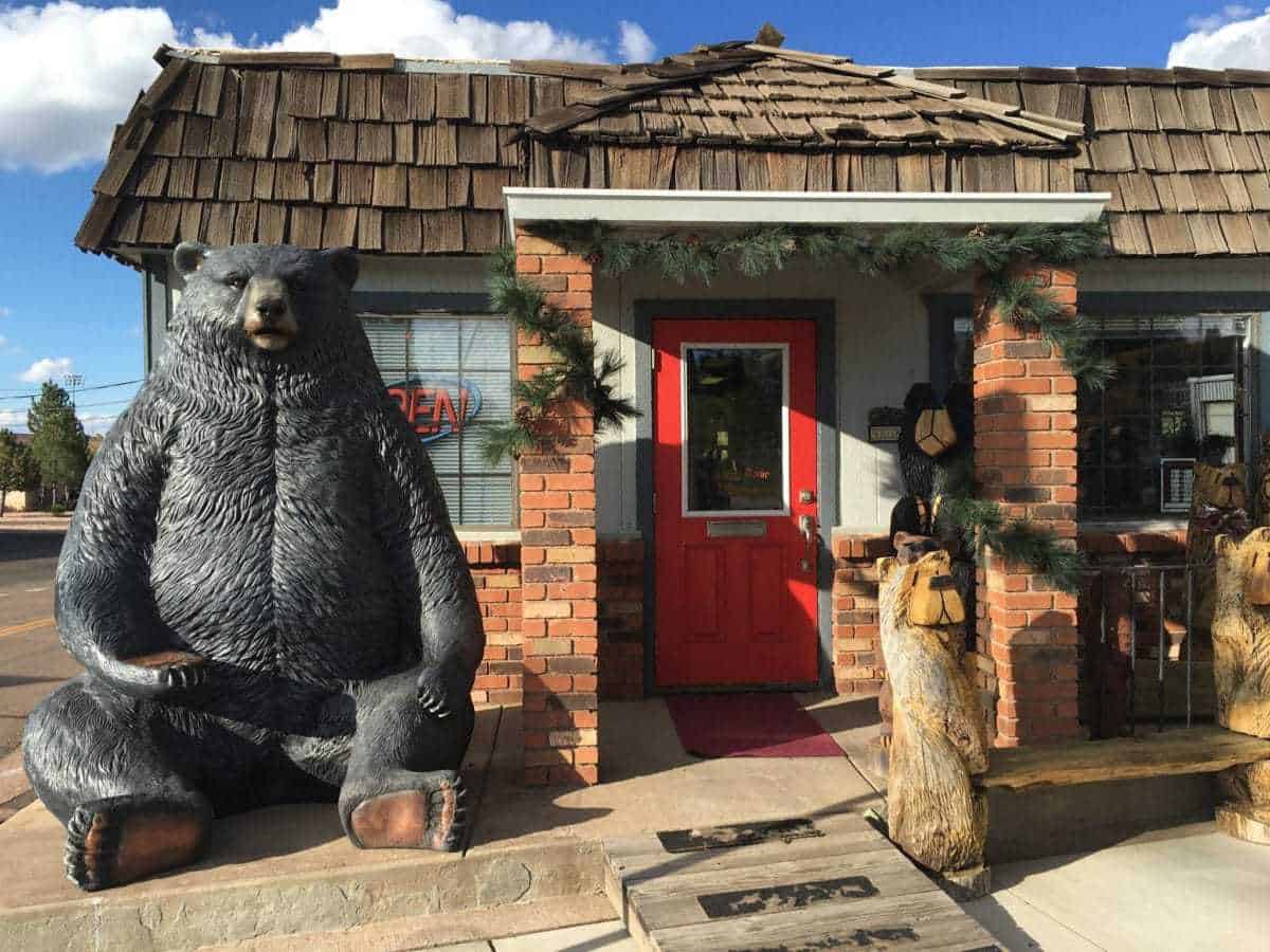 Lazy Bear Décor
