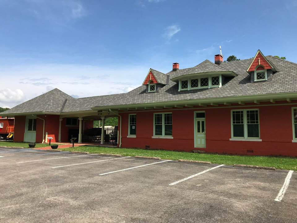 Mammoth Spring Frisco Depot, Mammoth Springs