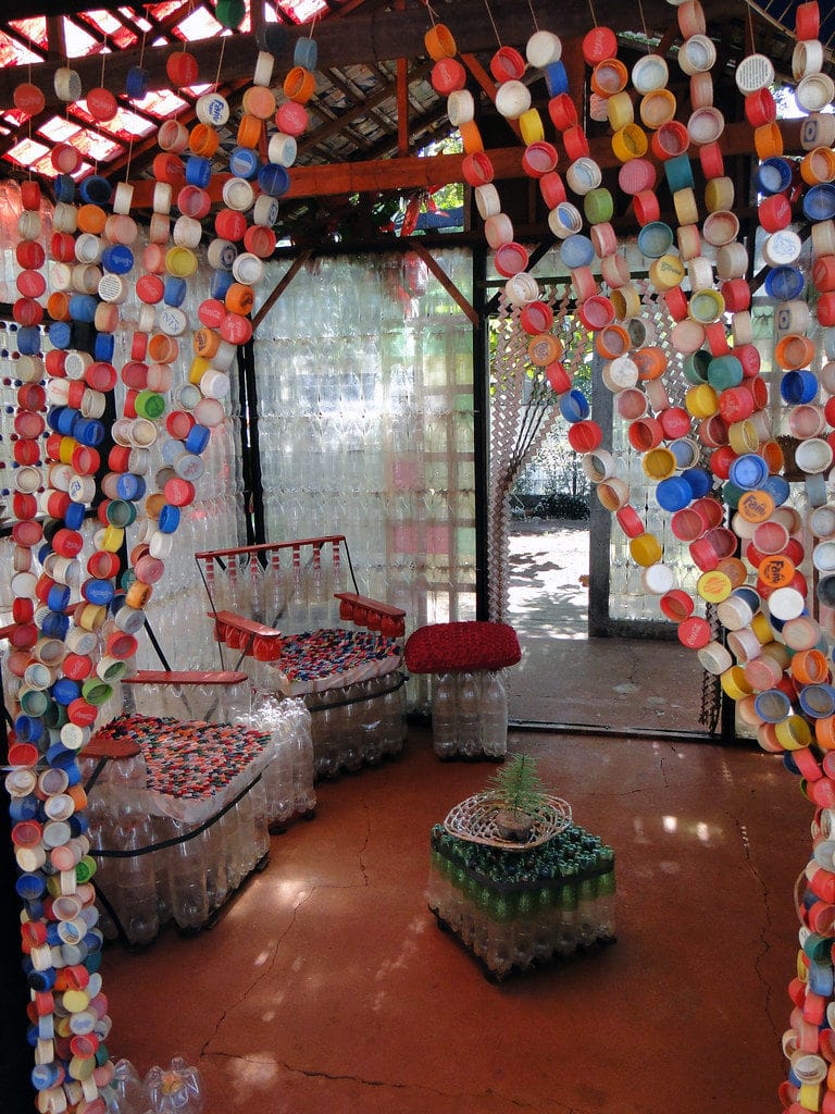 La Casa de Las Botellas