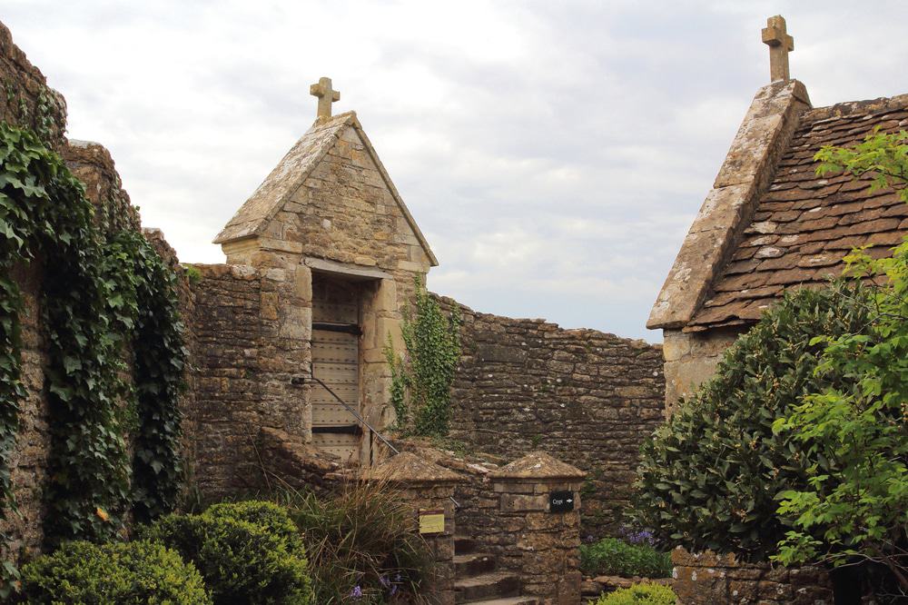 Farleigh Hungerford Castle