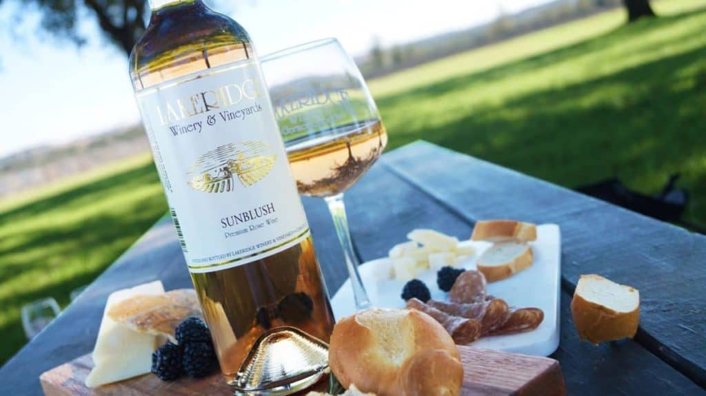 Lakeridge Winery And Vineyards