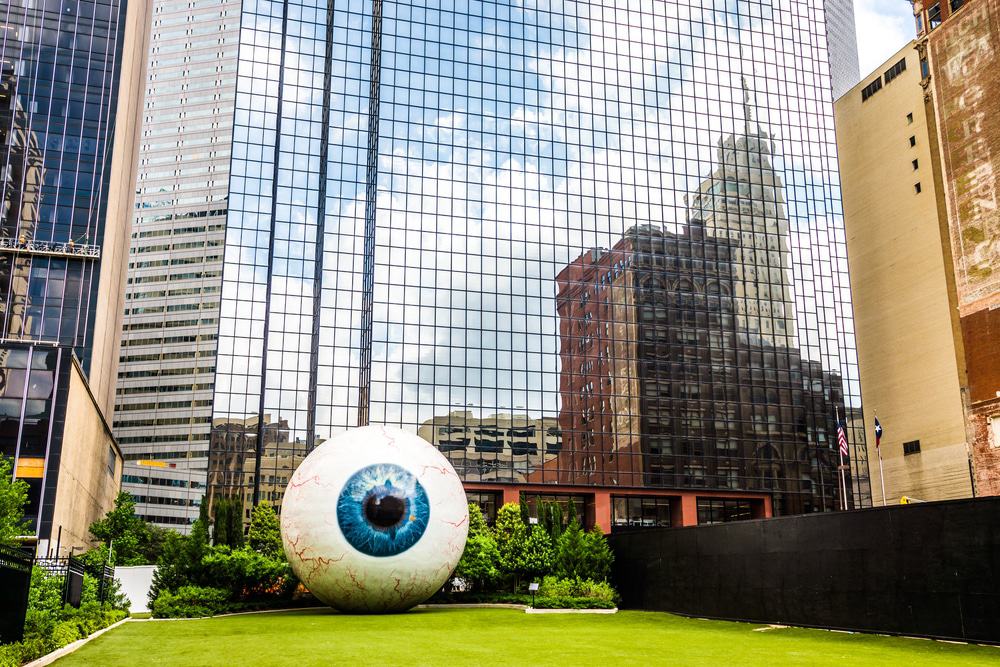 Giant Eyeball, Dallas