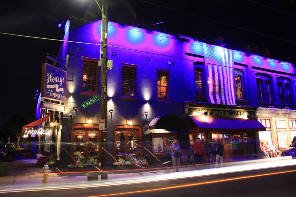 Henry's On The Market Bar And Restaurant