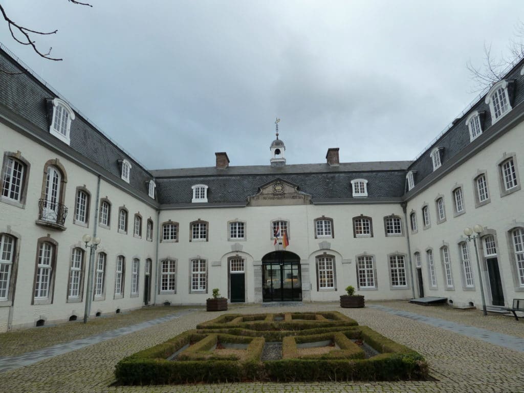 Von Clermontplein