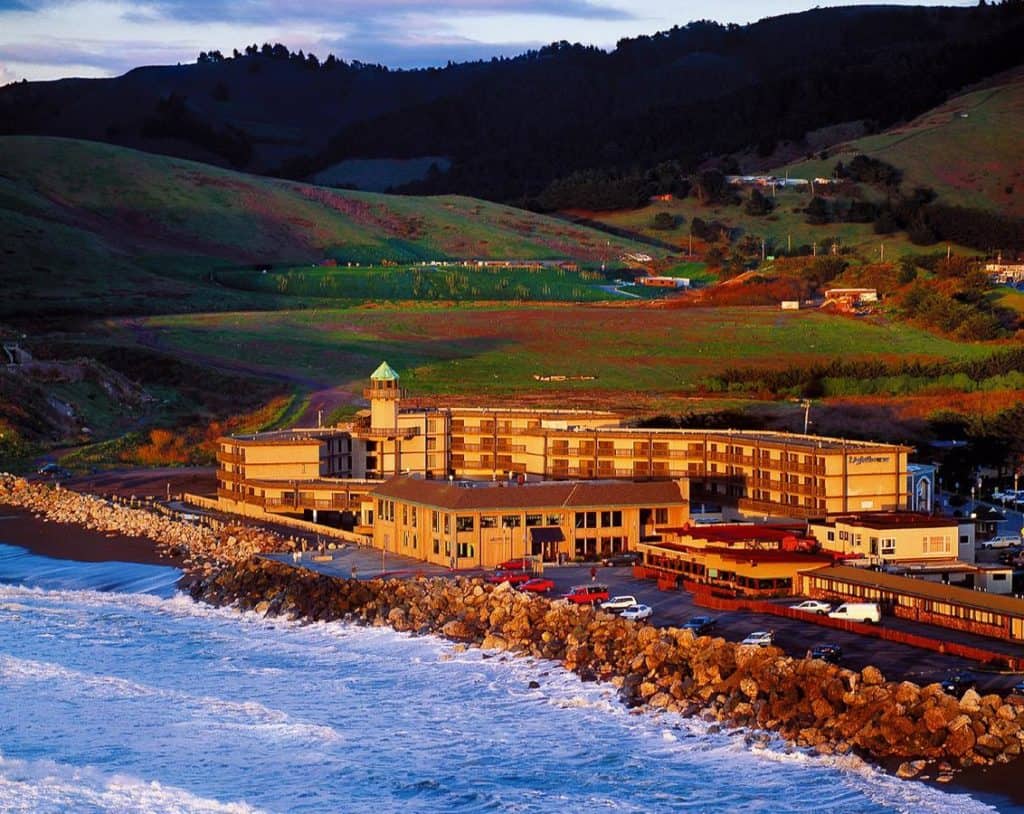  Pacifica Lighthouse Hotel Trademark