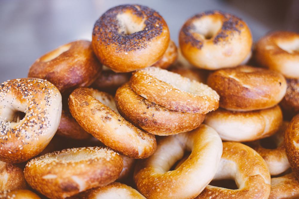 Davellis Bagel Café