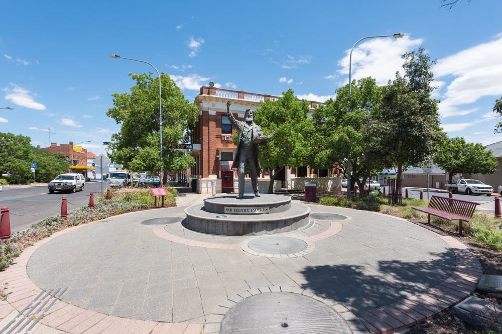 Sir Henry Parkes Statue
