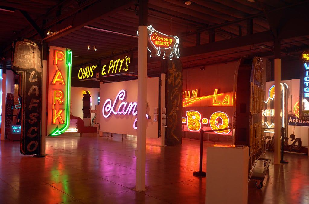 Museum of Neon Art
