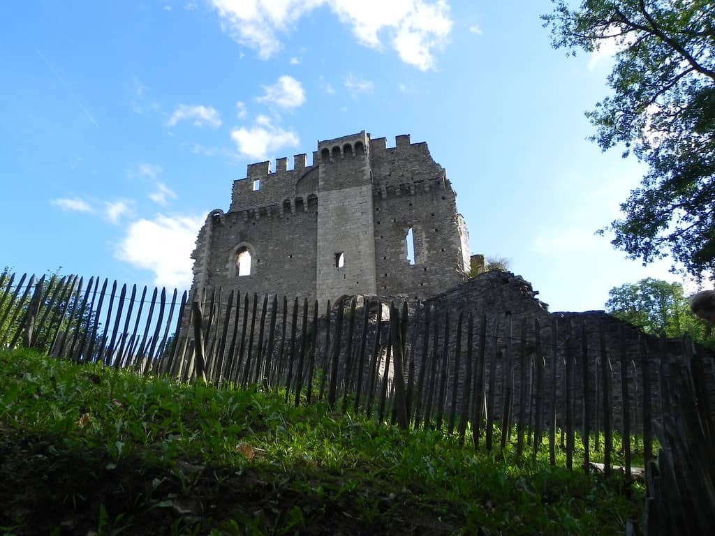 Château de Châlucet, Saint-Jean-Ligoure