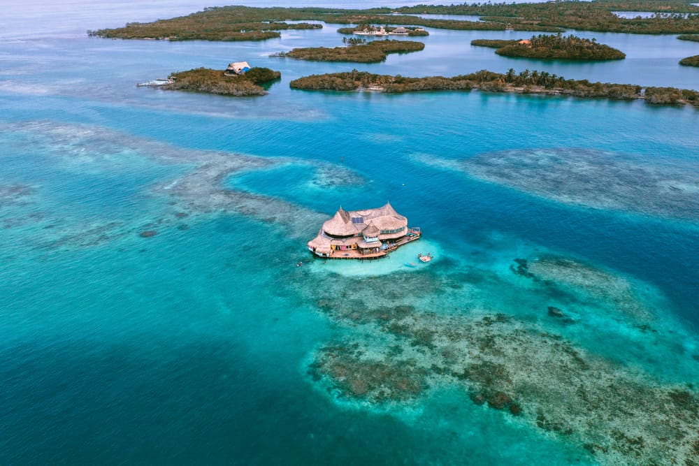 Isla de San Bernardo, Casa en el Agua