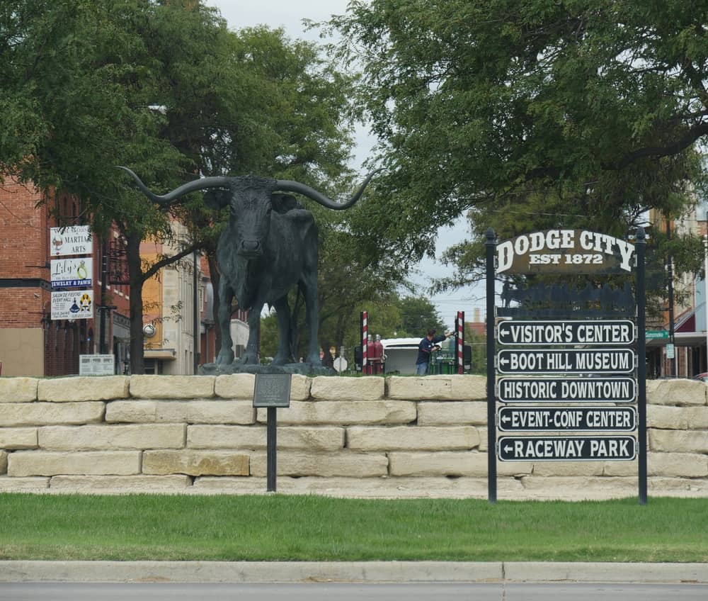 El Capitan Longhorn Statue