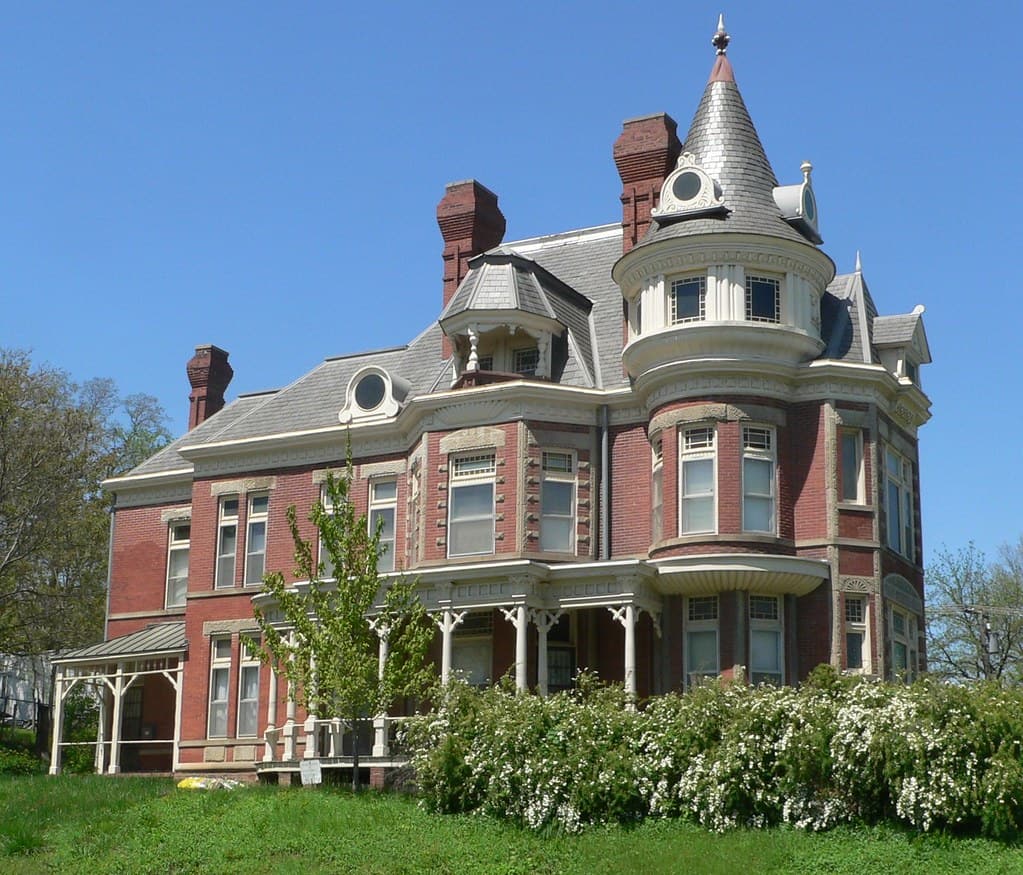 1889 McInteer Villa