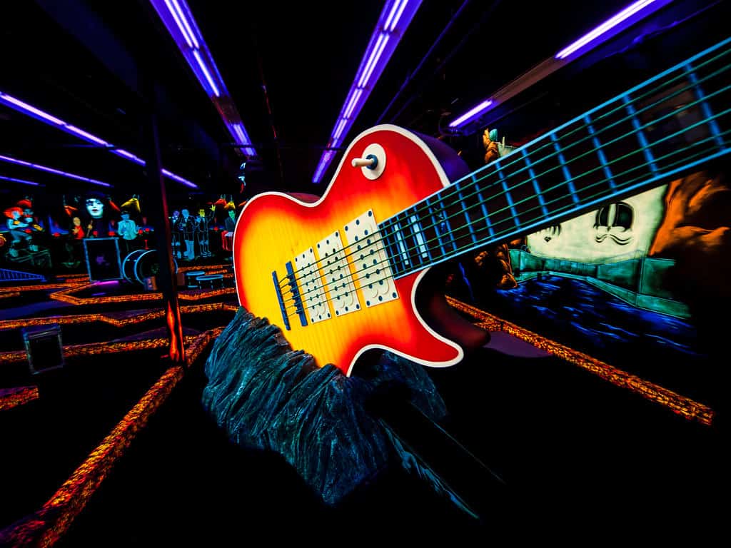 KISS By Monster Mini Golf