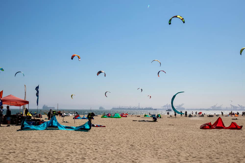 Kitesurfers in Long Beach
