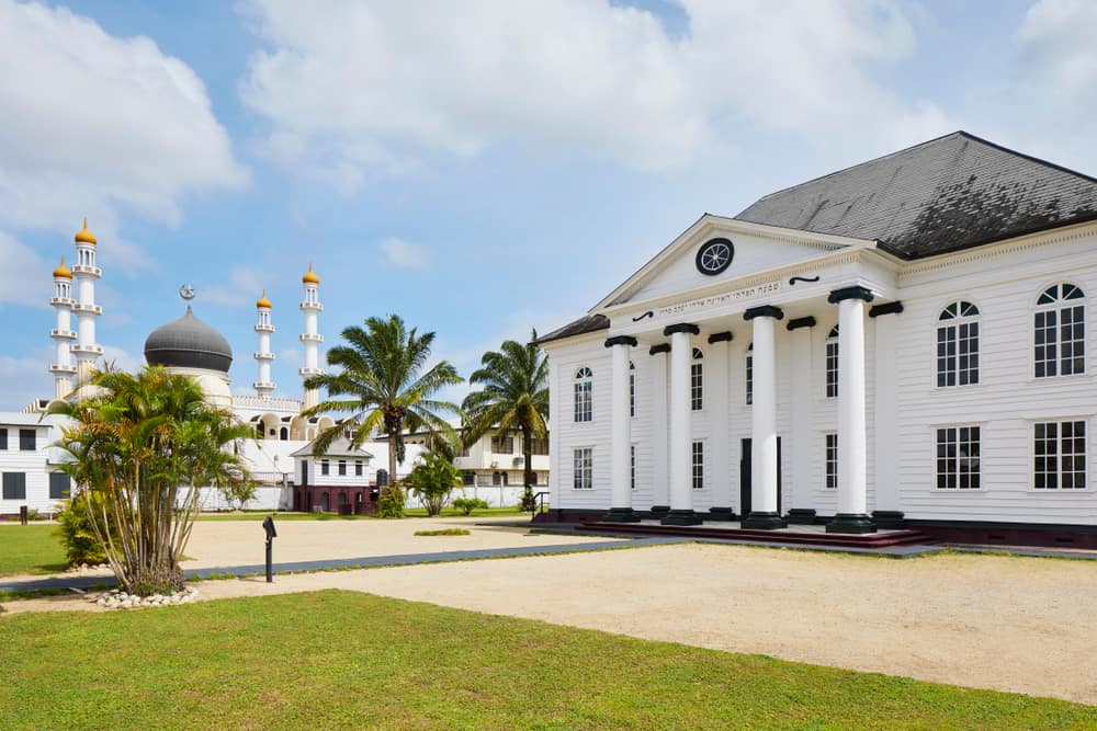 Suriname Mosque and Neveh Shalom Synagogue