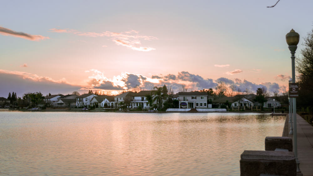 Scenery around Elk Grove