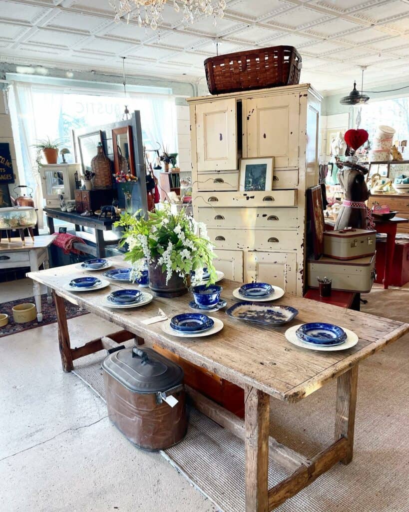 Off the Common Antiques