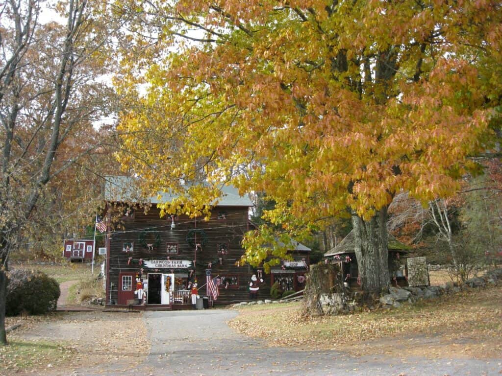 Oakwood Farm Christmas Barn