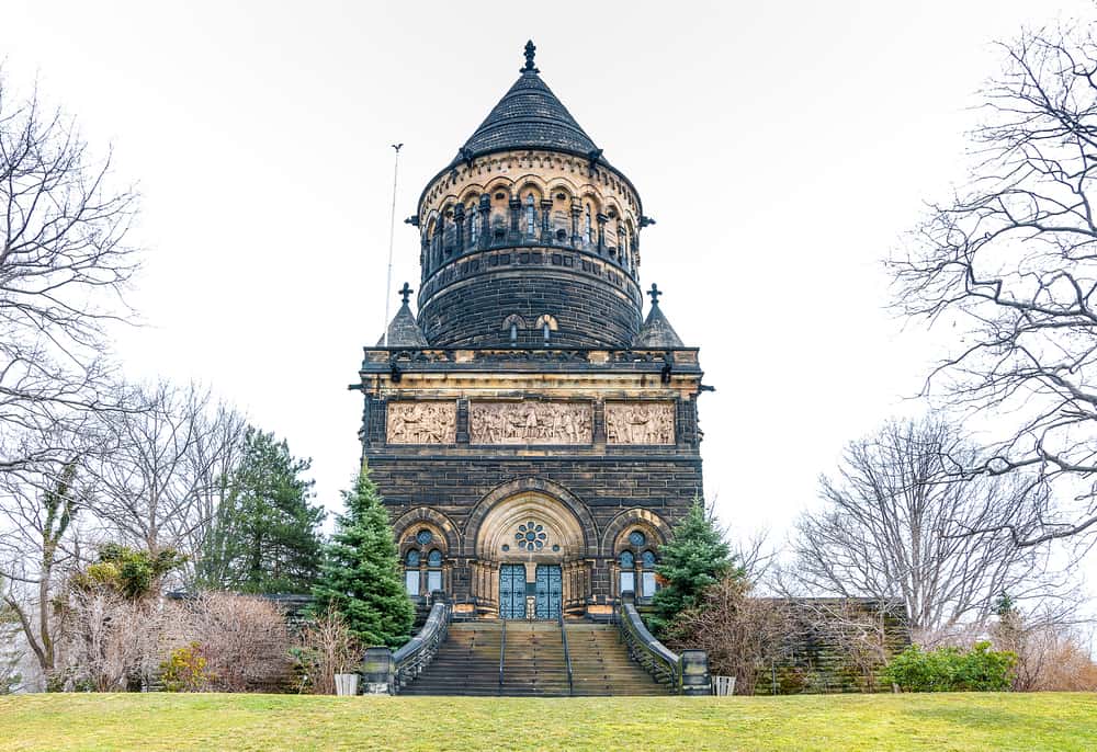 Garfield Memorial, Lake View Cemetery