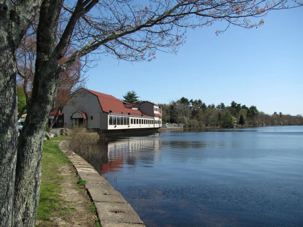 Winnecunnet Pond