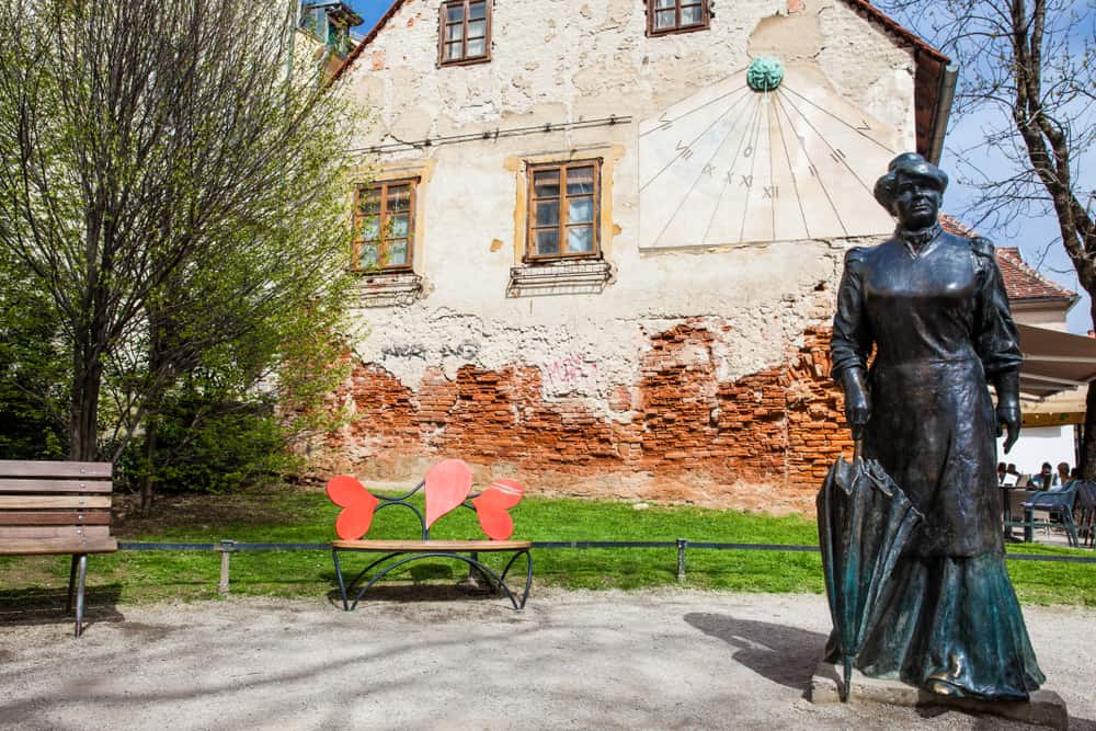 Statue of Marija Jurić Zagorka