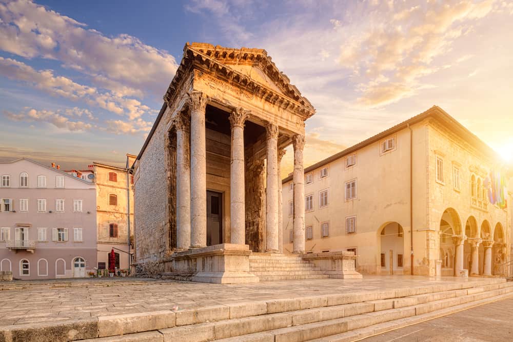 Temple of Augustus, Pula