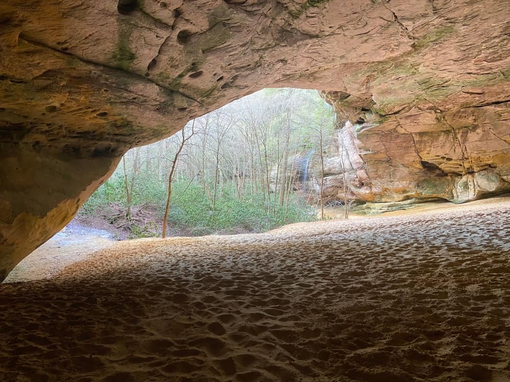 Sand Cave, Ewing